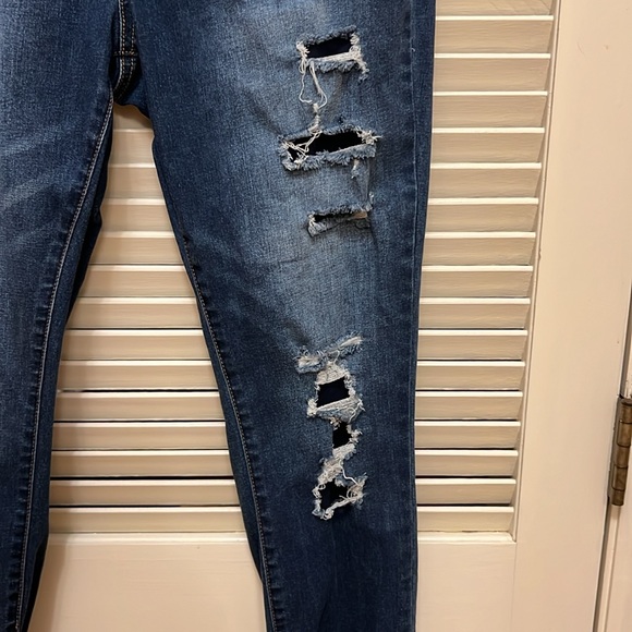 Versona Modern Distressed Jeans in Medium Wash, Size 10 - Picture 7 of 17